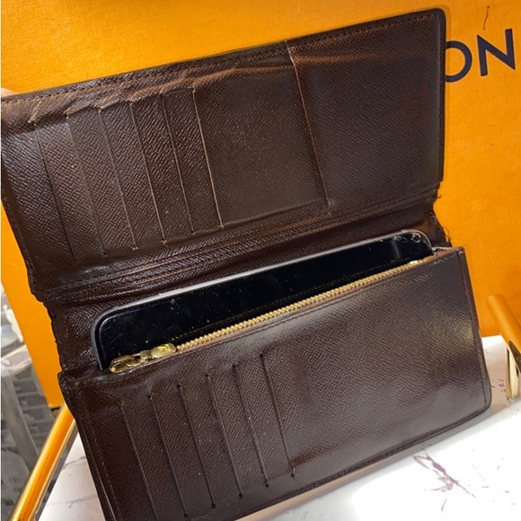 Authentic Louis Vuitton Damier Brazza Wallet - Picture 4 of 14